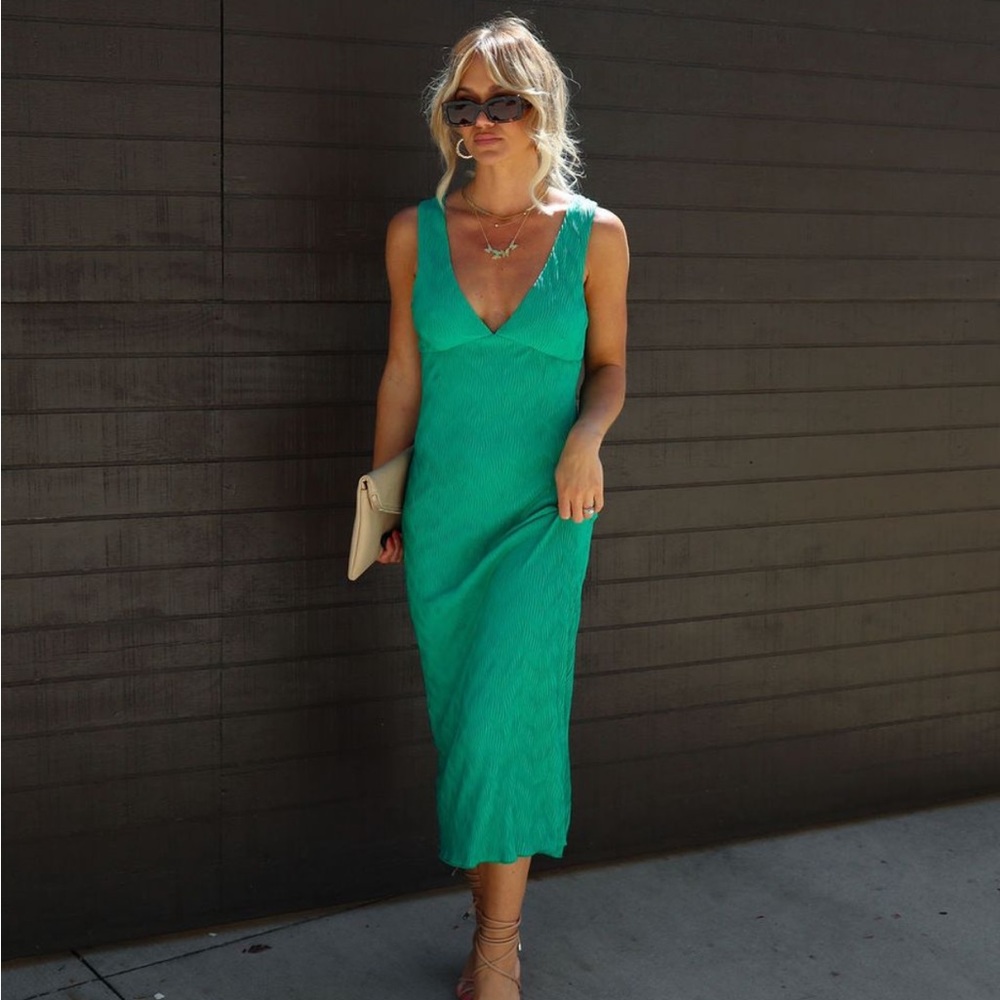 VICI Tianna Textured MIDI Dress Green